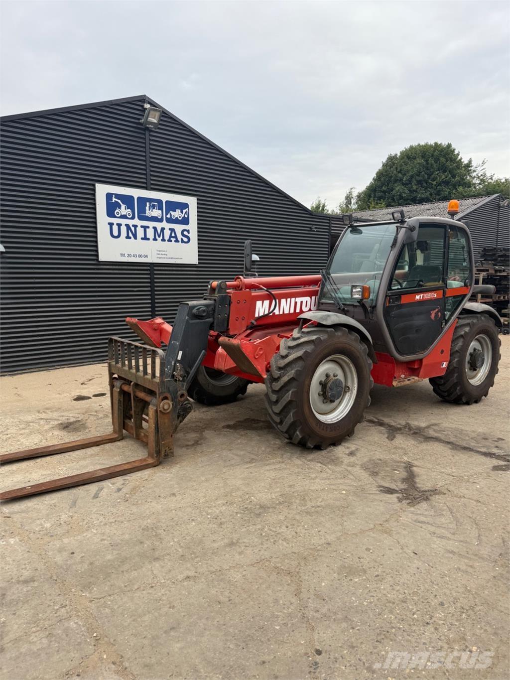 Manitou MT1030 Teleskopiskie manipulatori