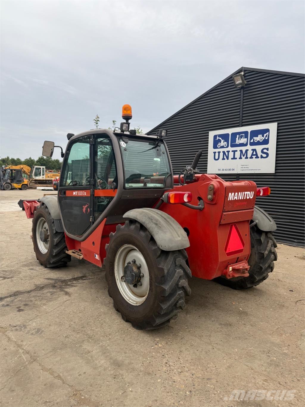 Manitou MT1030 Teleskopiskie manipulatori