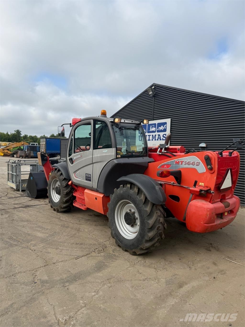 Manitou MT1440 Teleskopiskie manipulatori