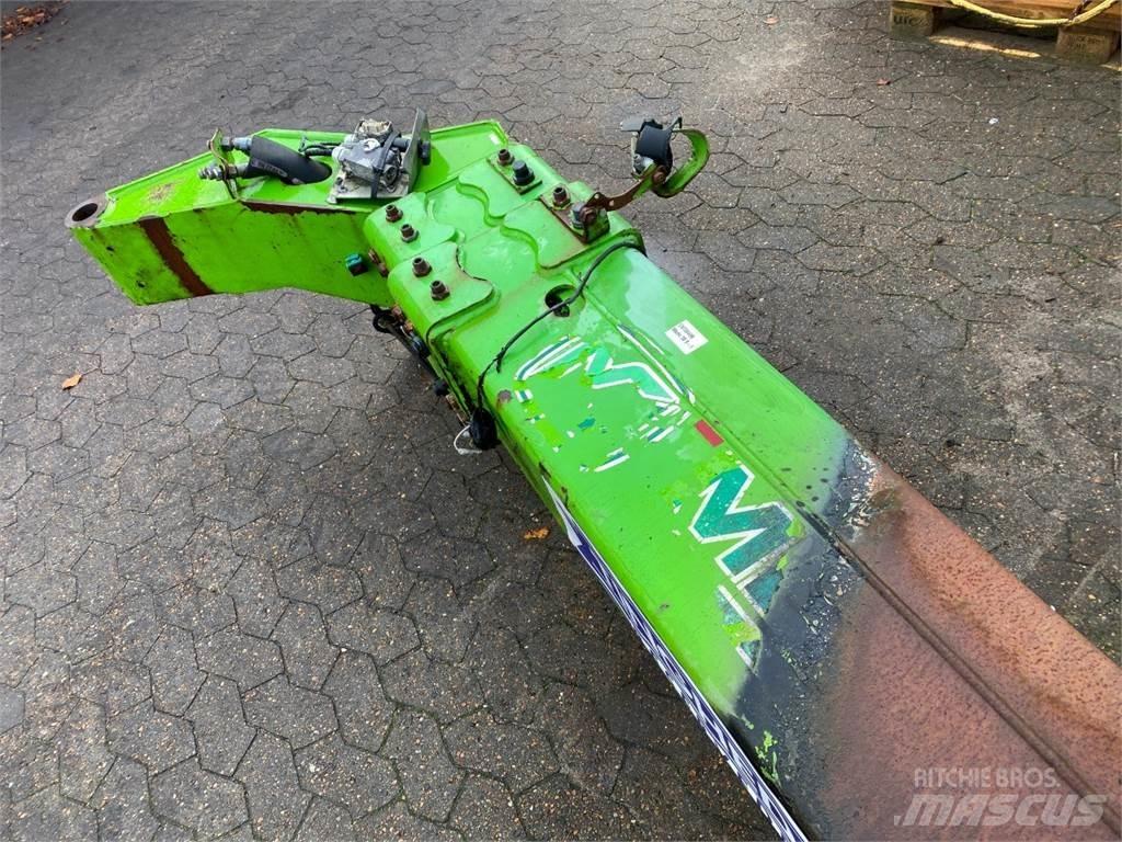 Merlo 30.9 Bom Strēles un kausi