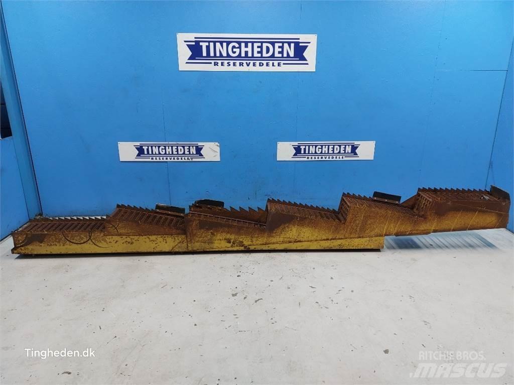 New Holland 1545 Ražas novākšanas kombainu papildaprīkojums
