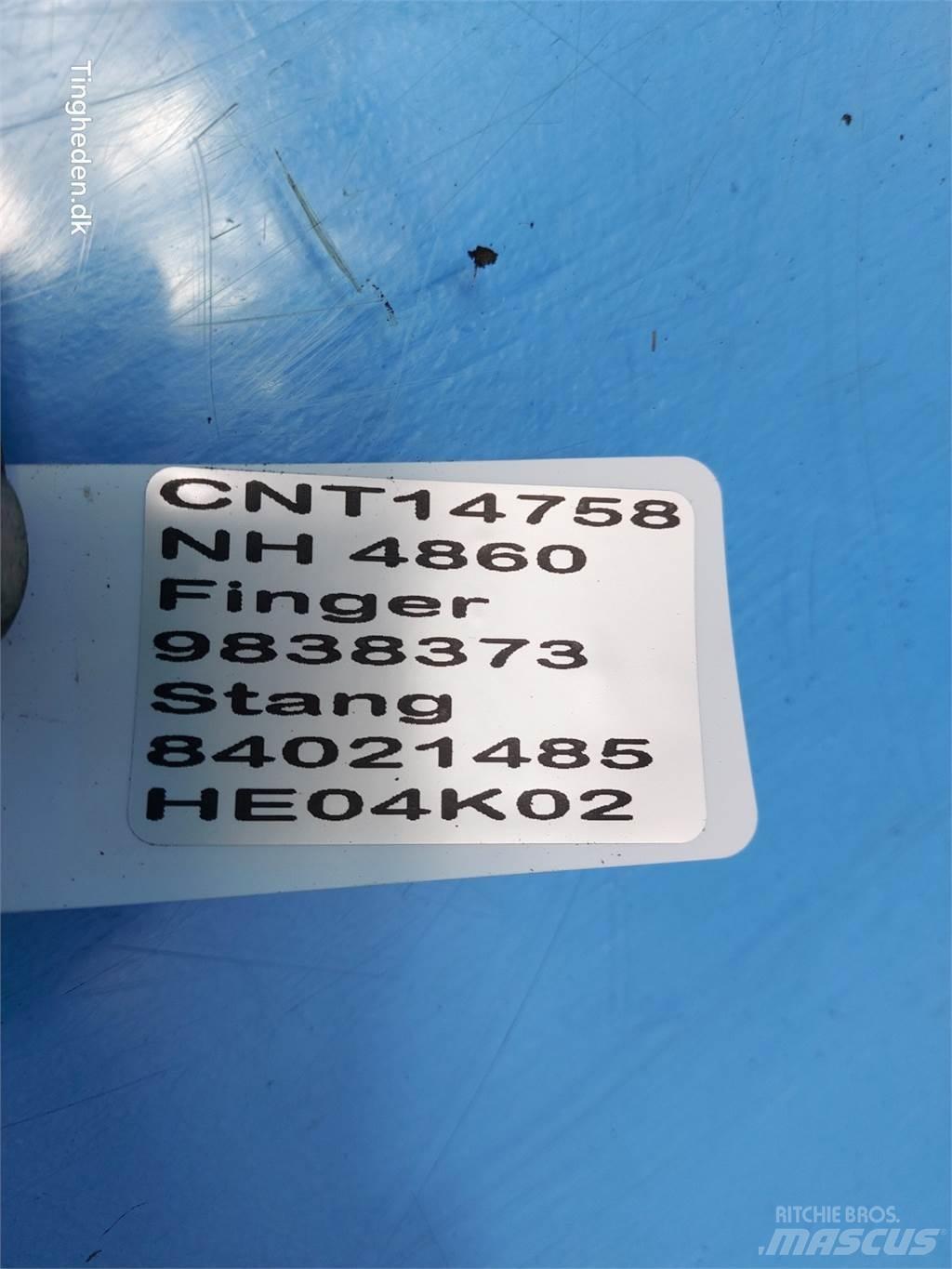 New Holland 4860 Cits lopbarības novācēju, kombainu aprīkojums