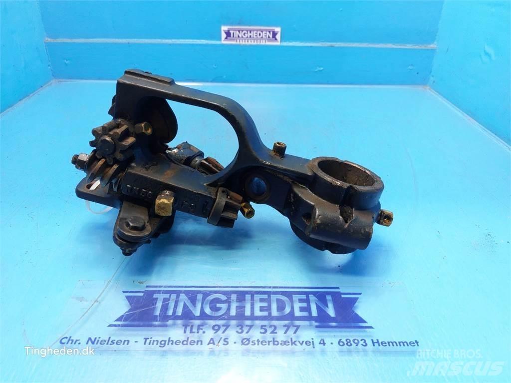 New Holland 4860 Cits lopbarības novācēju, kombainu aprīkojums