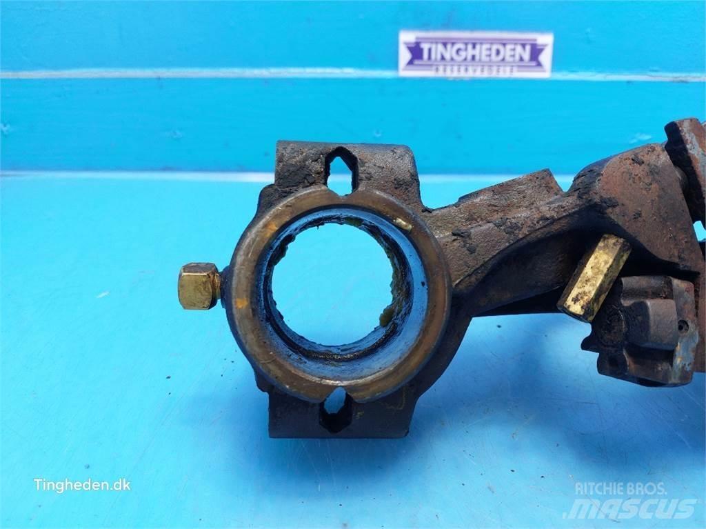 New Holland 4860 Cits lopbarības novācēju, kombainu aprīkojums