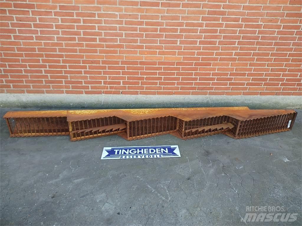 New Holland 8060 Ražas novākšanas kombainu papildaprīkojums
