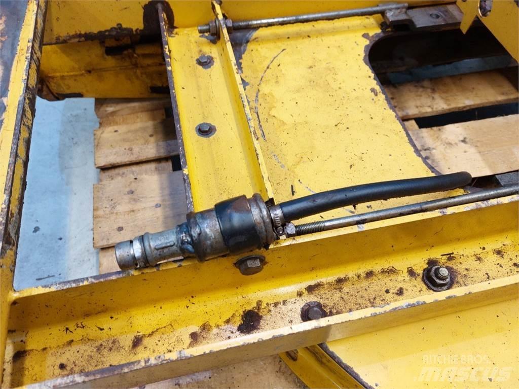 New Holland FX38 Siena un lopbarības novākšanas mašīnu piederumi