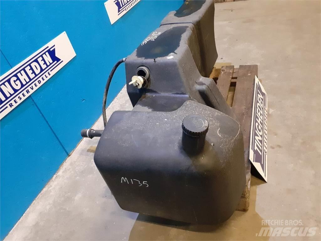 New Holland M135 Cits traktoru papildaprīkojums