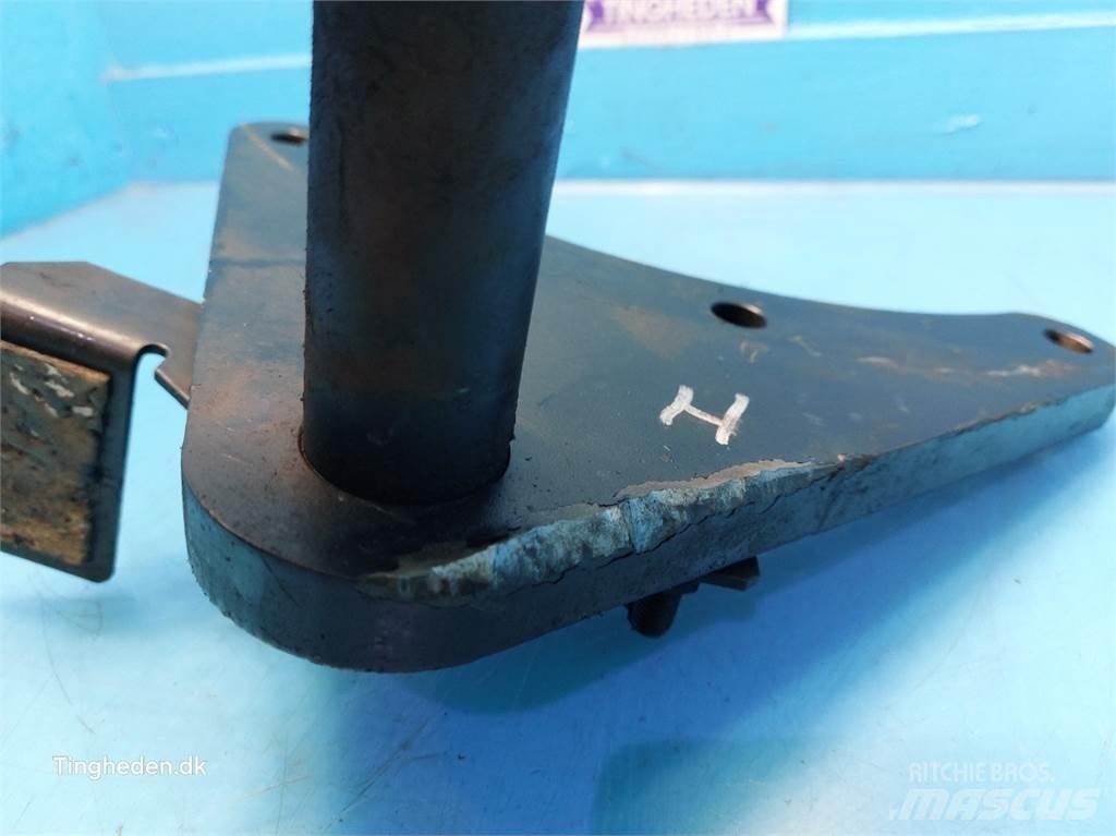 New Holland T6 Cits traktoru papildaprīkojums