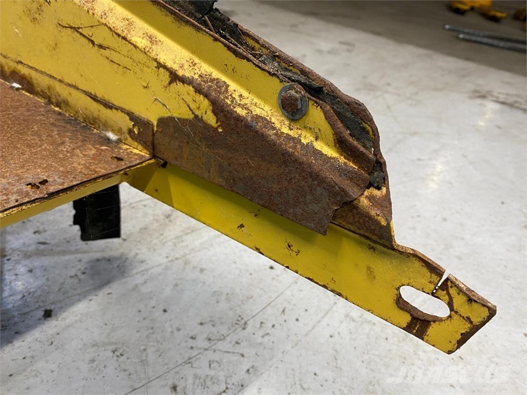 New Holland TF44 Smilšu un sāls kaisītāji