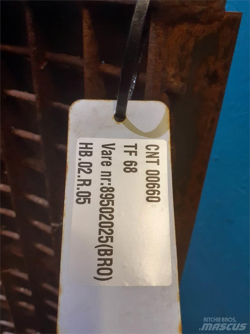 New Holland TF78 Ražas novākšanas kombainu papildaprīkojums