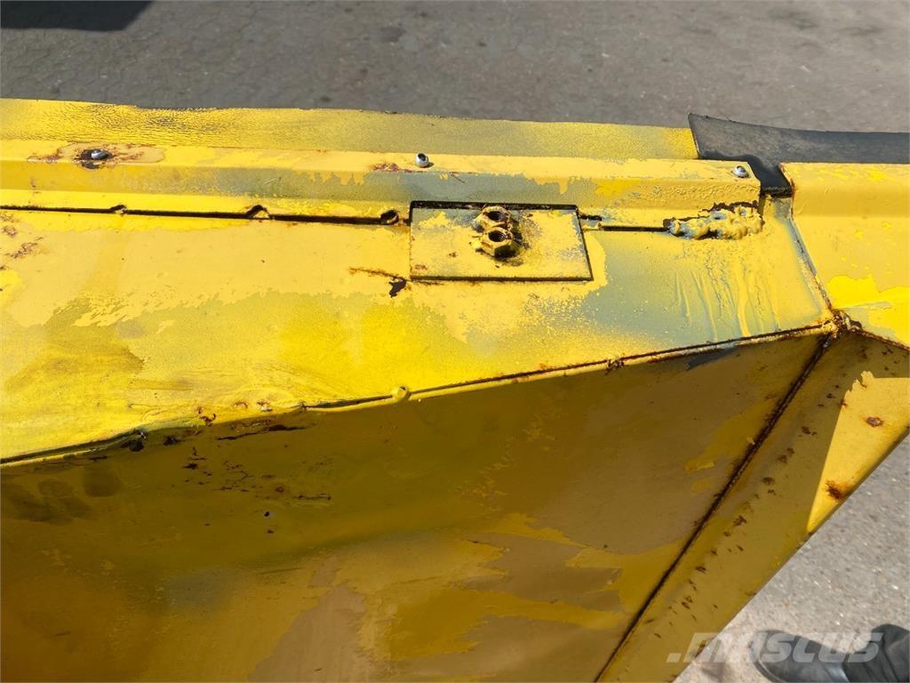 New Holland TX34 Smilšu un sāls kaisītāji