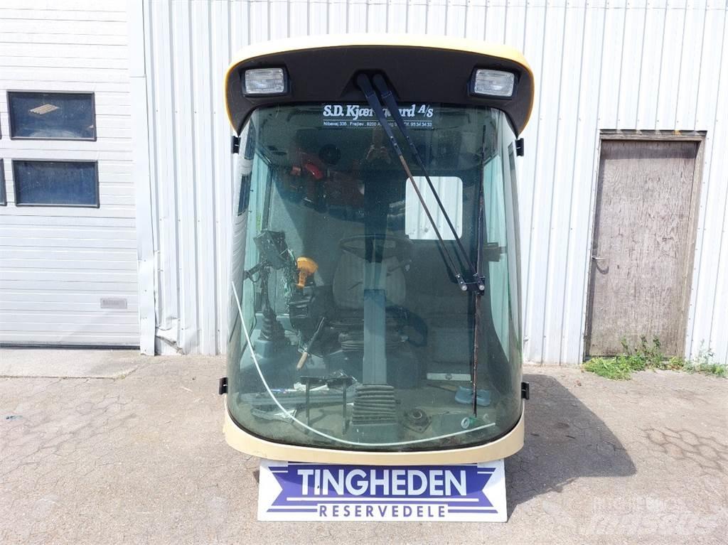 New Holland TX65 Kabīnes un interjers