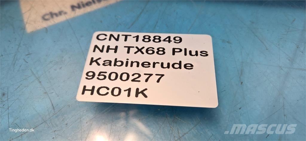 New Holland TX68 Kabīnes un interjers