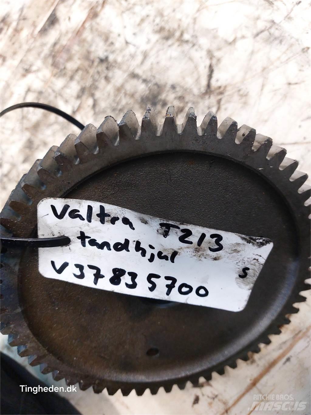 Valtra T213 Transmisija
