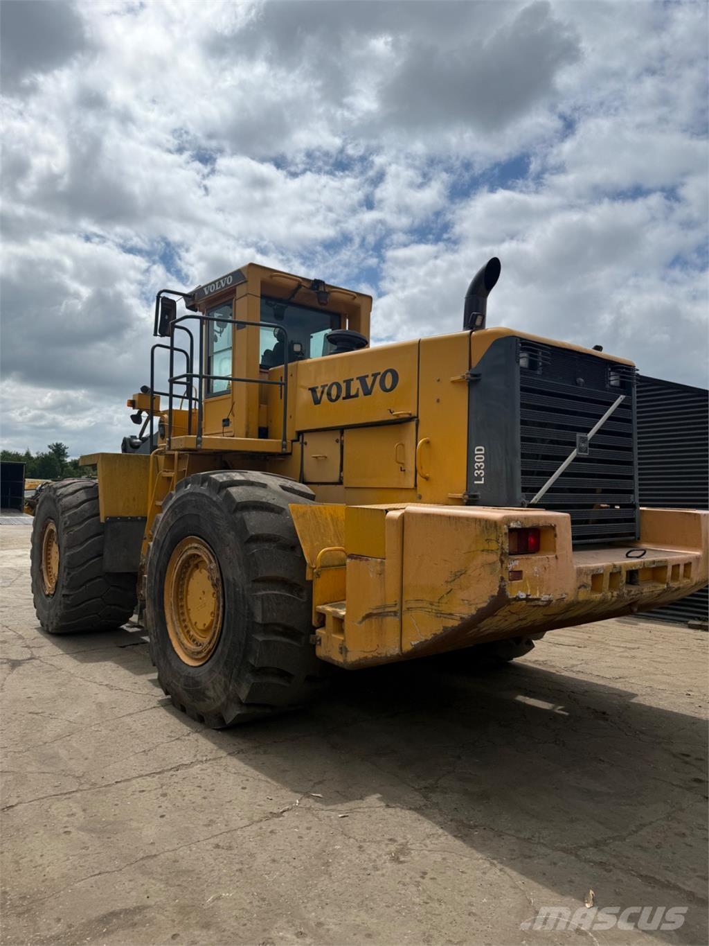 Volvo L330D Iekrāvēji uz riteņiem