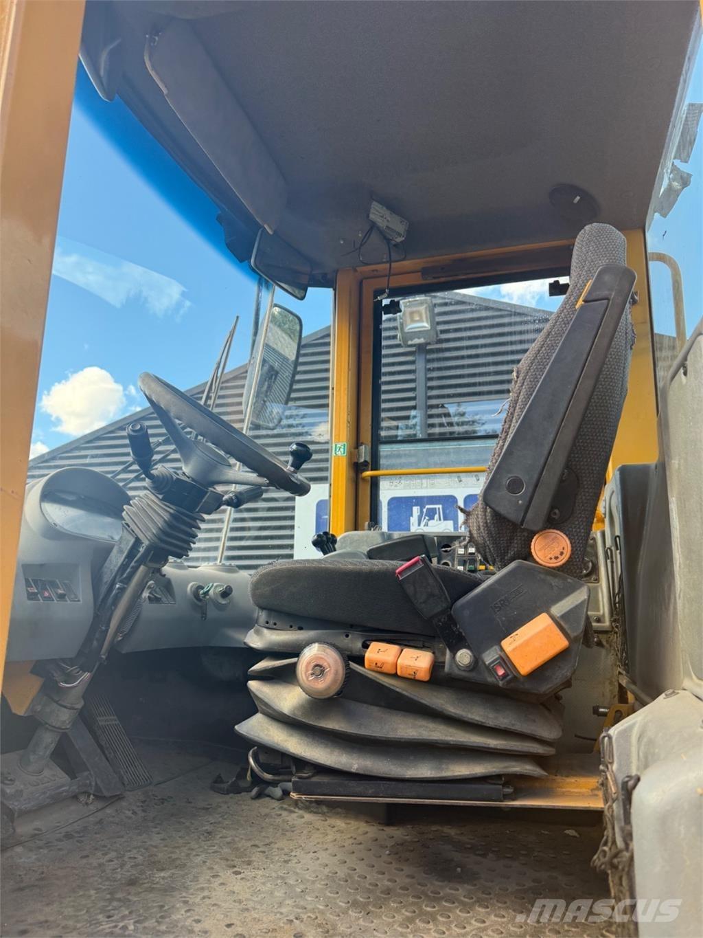 Volvo L90E Iekrāvēji uz riteņiem