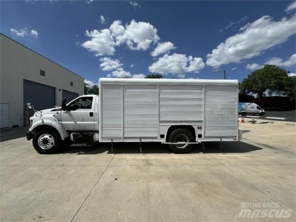 Ford F650 Dzērienu piegāds kravas mašīnas