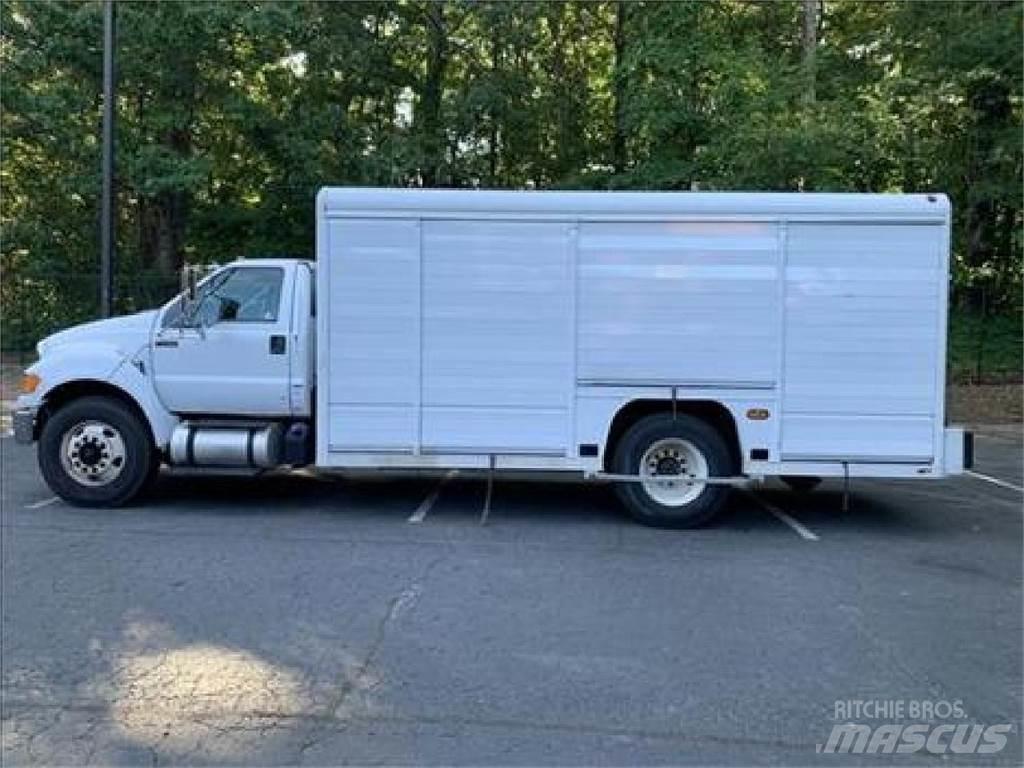 Ford F750 Dzērienu piegāds kravas mašīnas