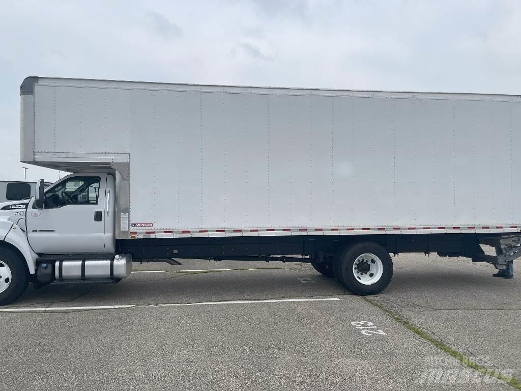 Ford F750 Furgons
