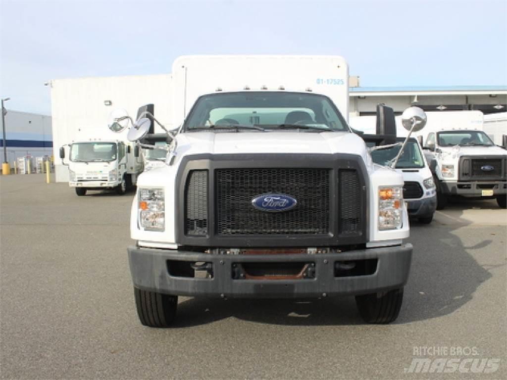 Ford F750 Dzērienu piegāds kravas mašīnas