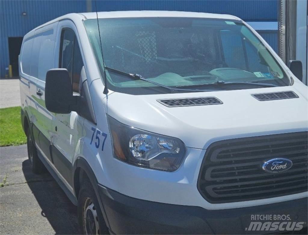 Ford Transit 150 Preču pārvadāšanas furgoni