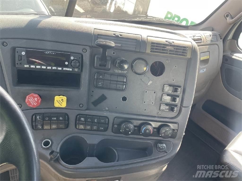 Freightliner CA113 Vilcēji
