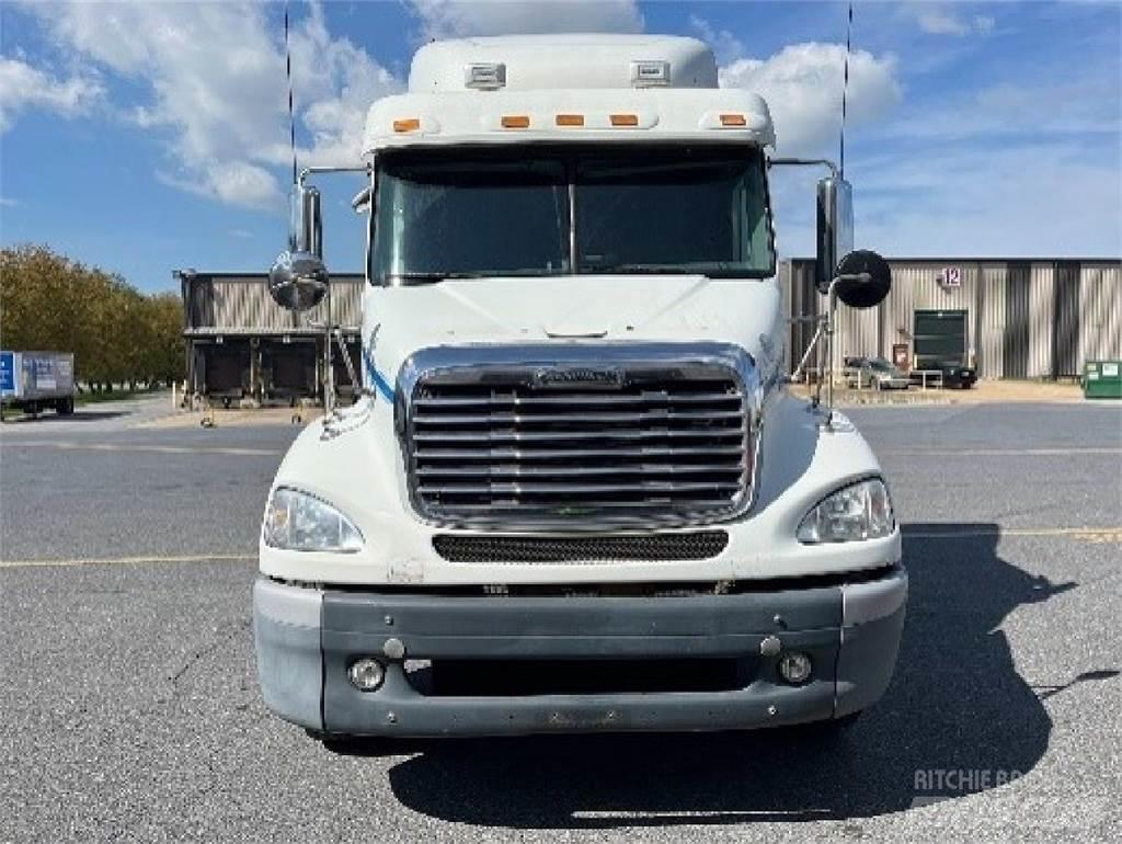 Freightliner CL112 Vilcēji