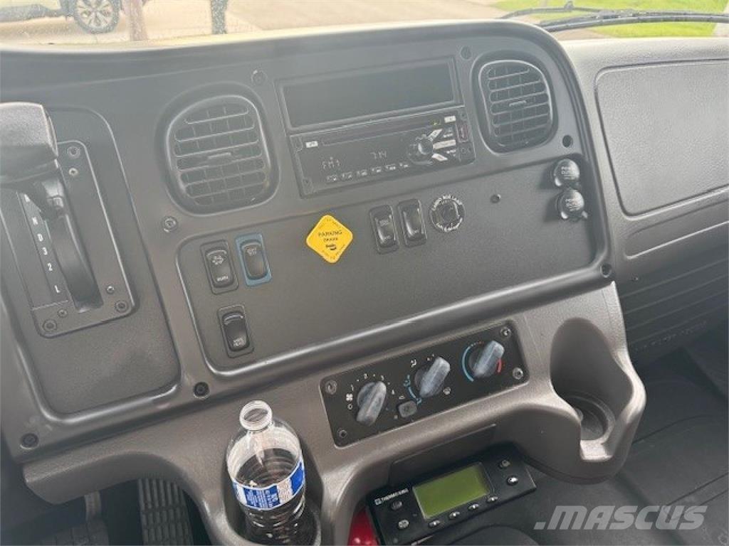Freightliner M-2 Kravas automašīnas - refrižeratori