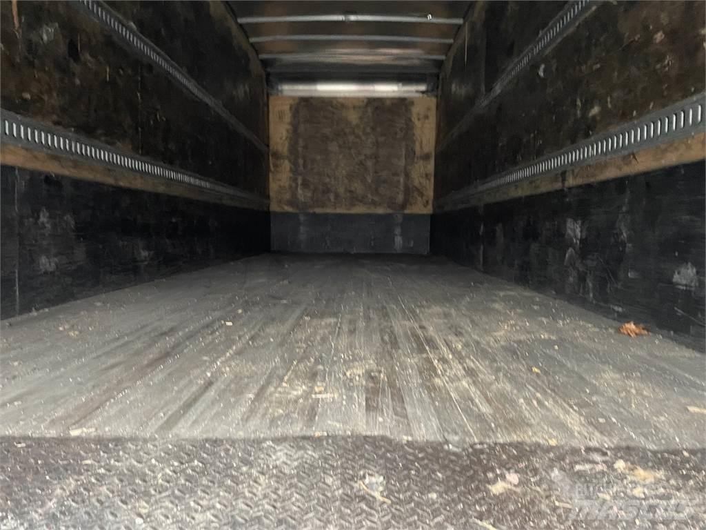 Freightliner M2 Furgons