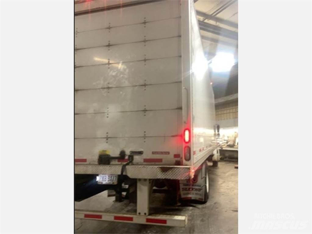 Freightliner M2 Furgons