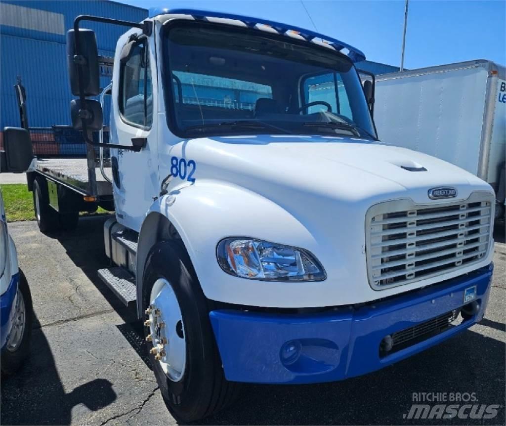 Freightliner M2 Platformas/izkraušana no sāniem