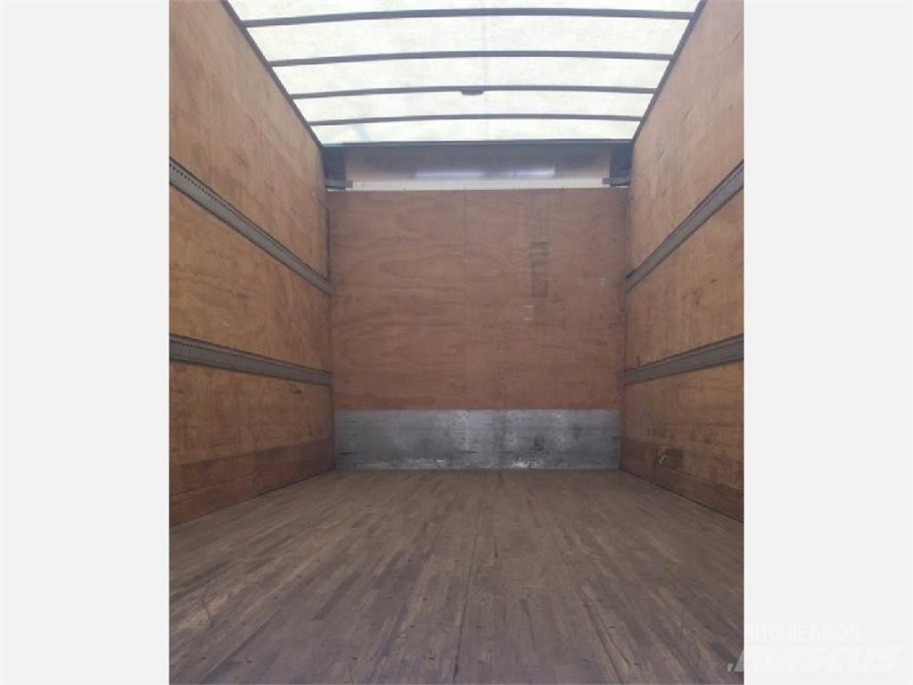 Freightliner M2 Furgons