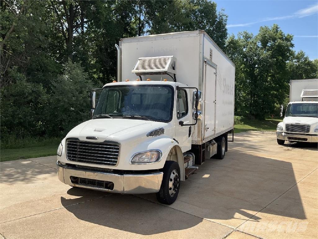 Freightliner M2-106 Furgons