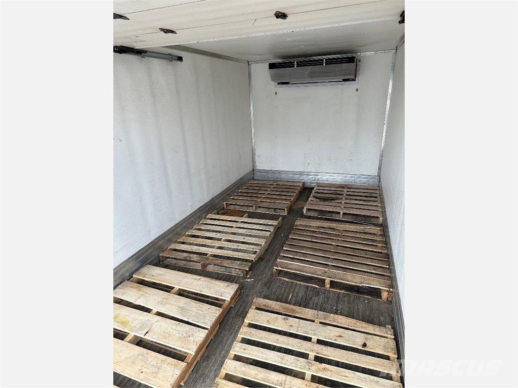 Freightliner M2 106 Kravas automašīnas - refrižeratori