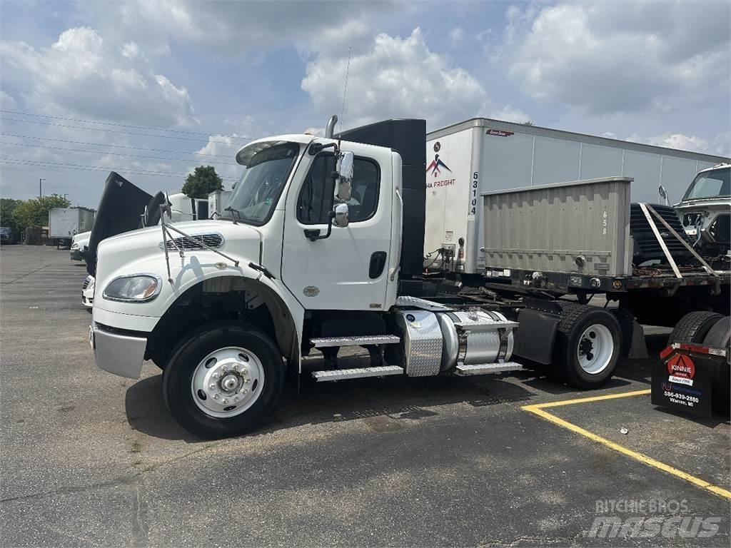 Freightliner M2 106 Vilcēji