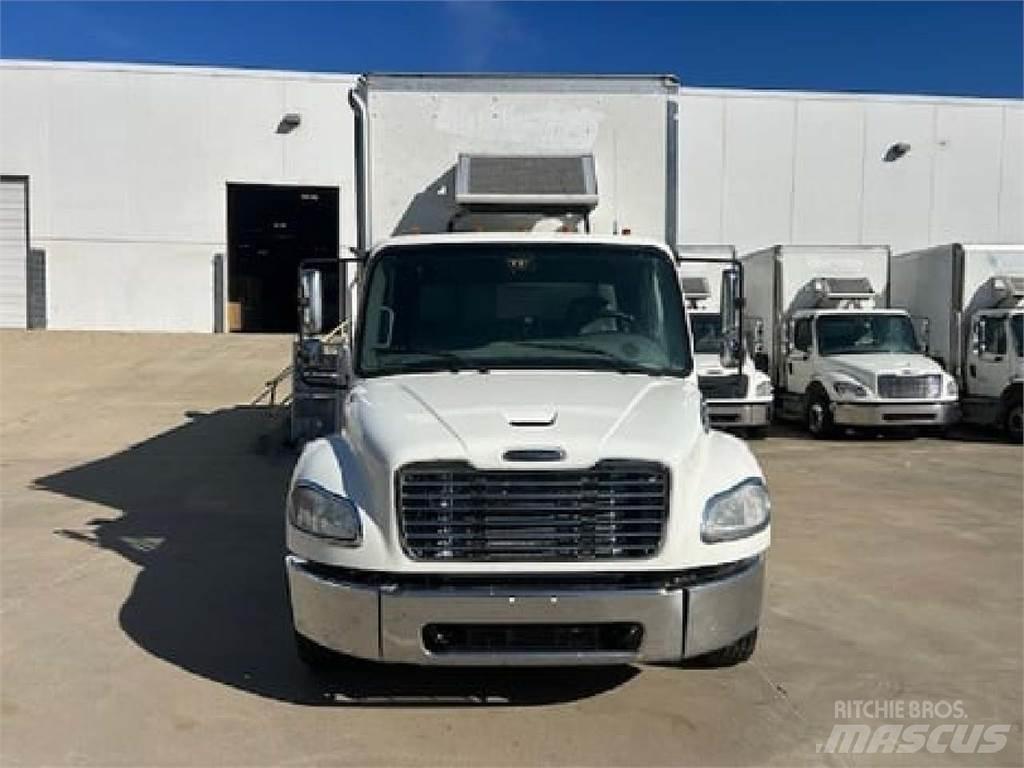 Freightliner M2-106 Furgons