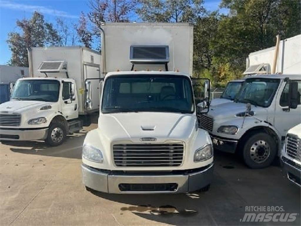Freightliner M2-106 Furgons