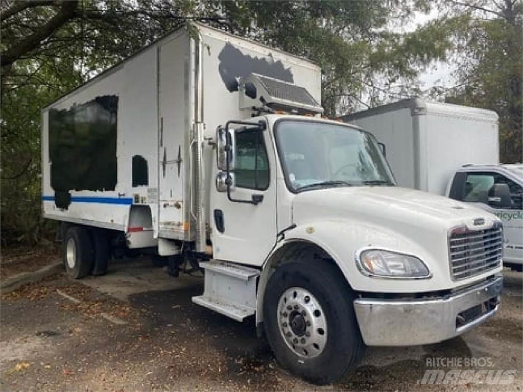 Freightliner M2-106 Furgons