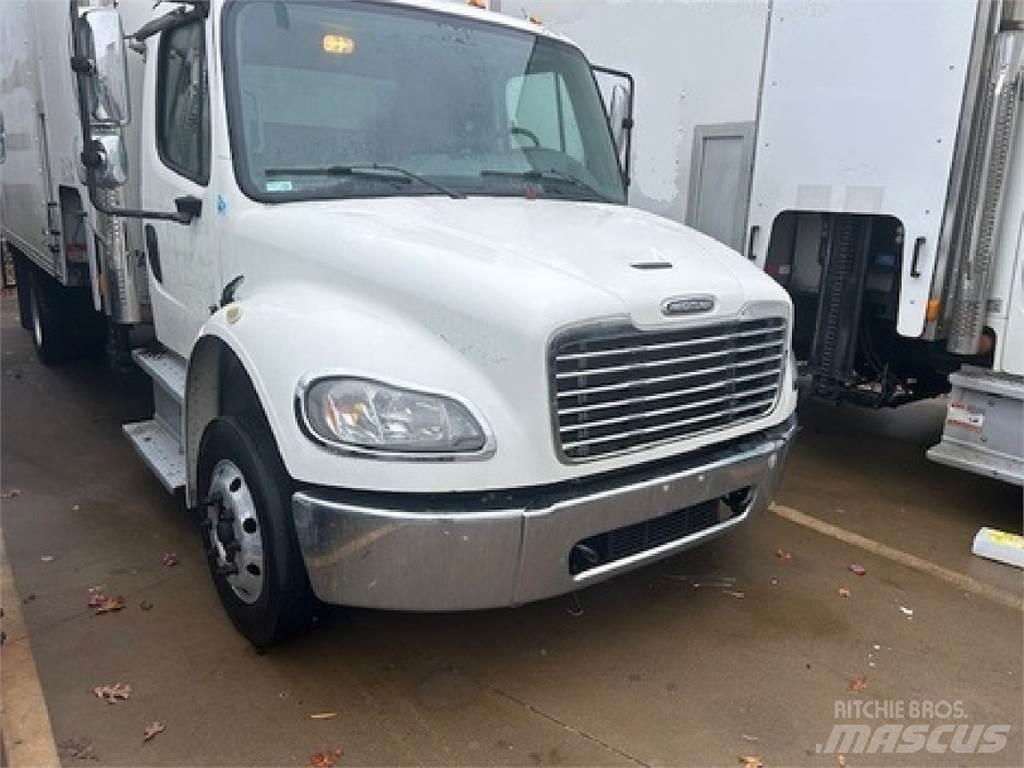 Freightliner M2-106 Furgons