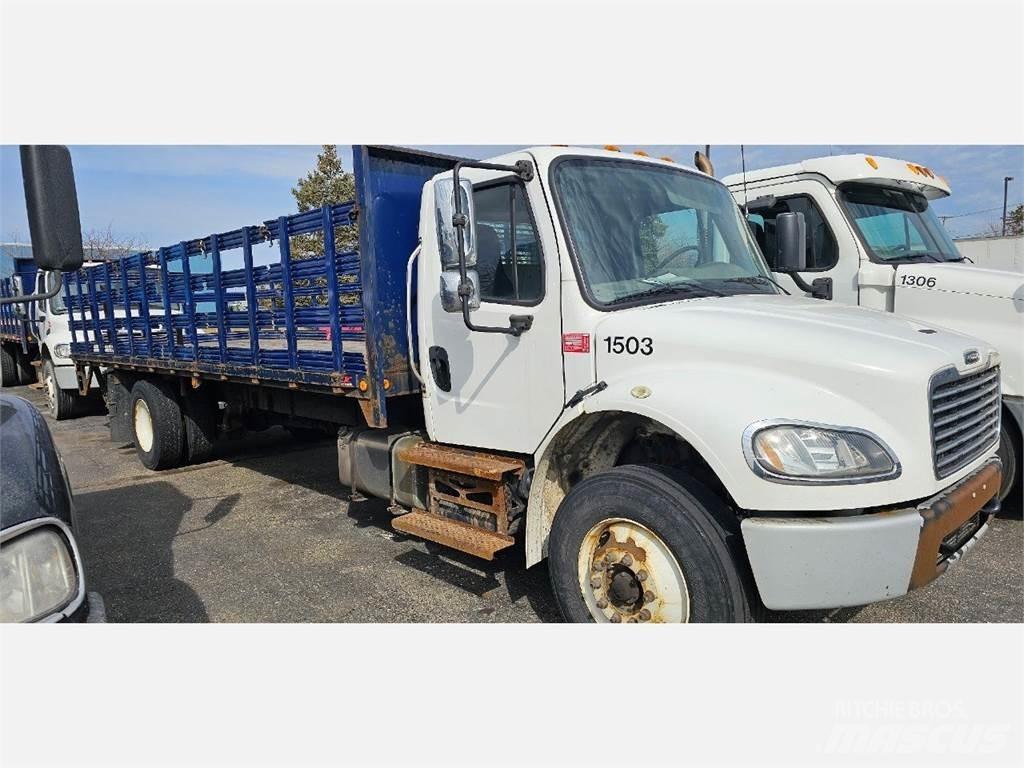 Freightliner M2 106 Platformas/izkraušana no sāniem