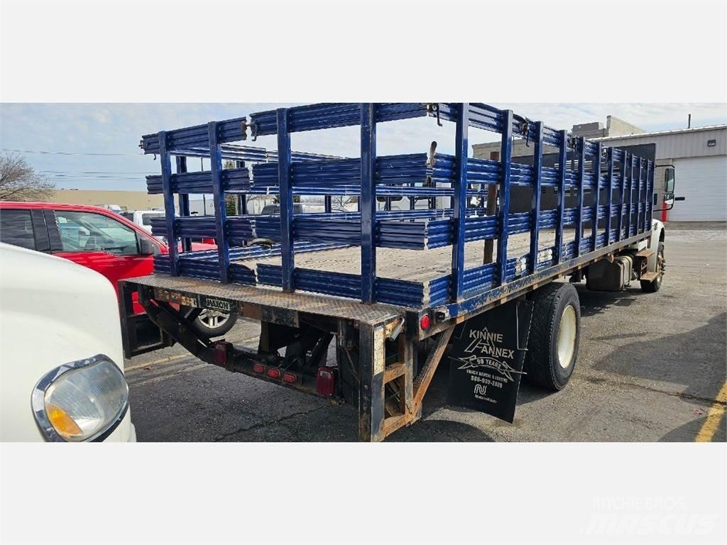 Freightliner M2 106 Platformas/izkraušana no sāniem