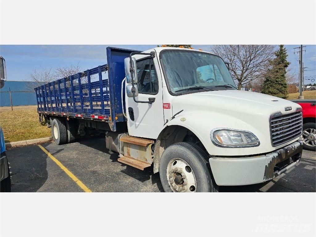 Freightliner M2 106 Platformas/izkraušana no sāniem