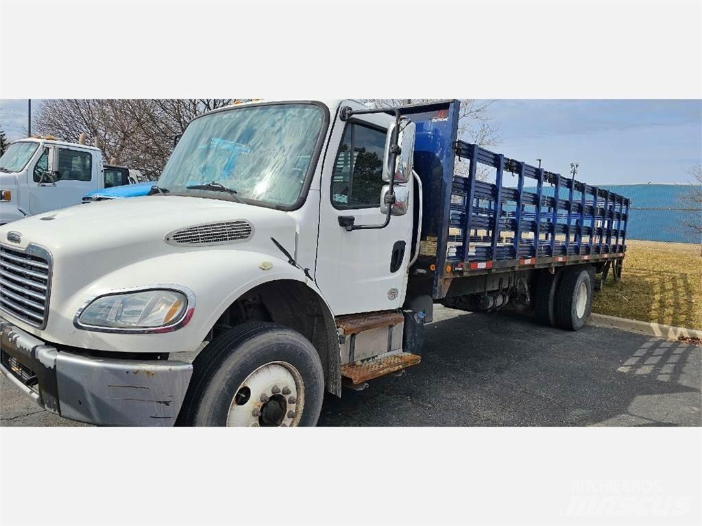 Freightliner M2 106 Platformas/izkraušana no sāniem