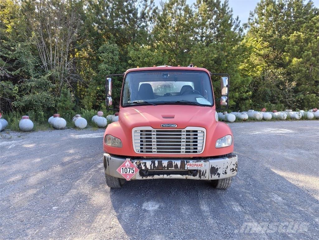 Freightliner M2 106 Citi
