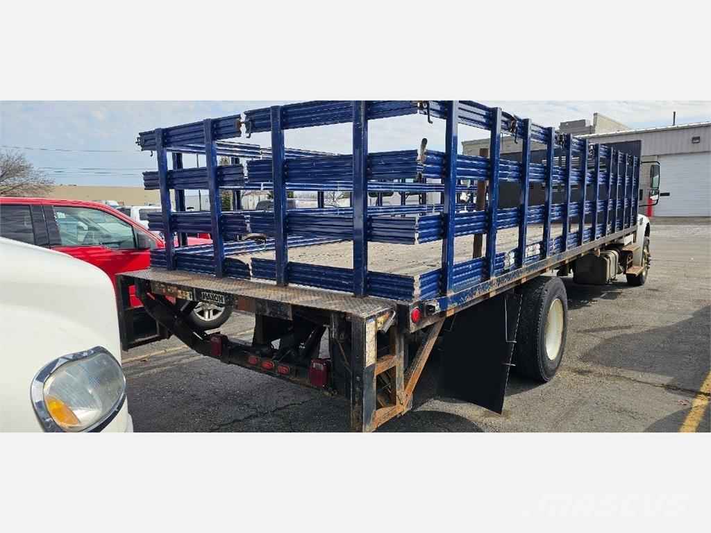 Freightliner M2 106 Platformas/izkraušana no sāniem