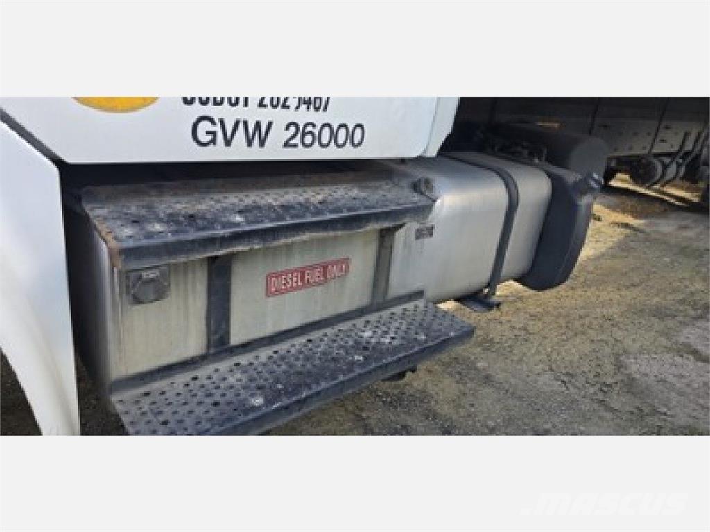 Freightliner M2 106 Furgons