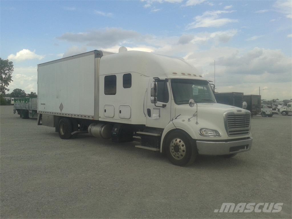 Freightliner M2-112 Furgons