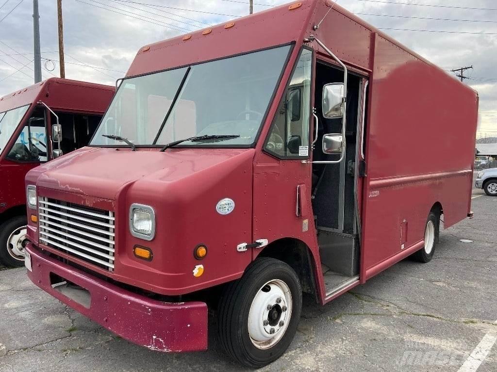 Freightliner MT45 Furgons