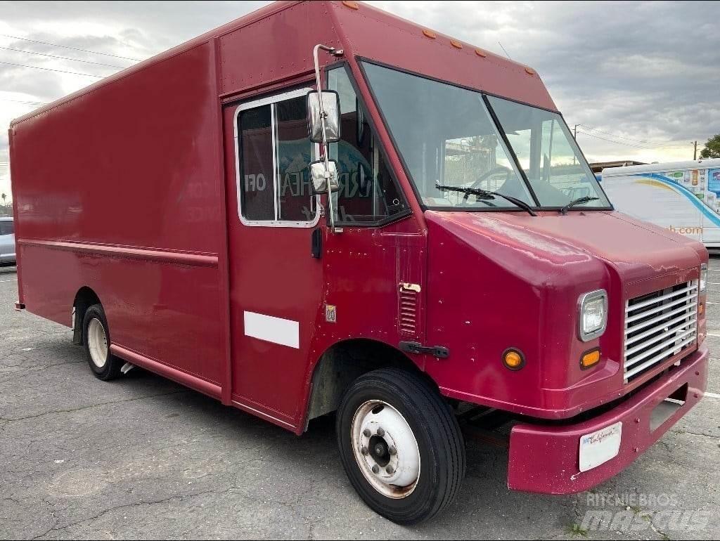 Freightliner MT45 Furgons