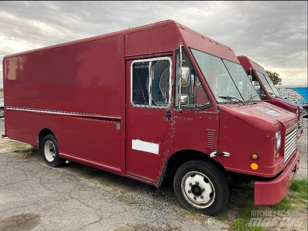 Freightliner MT45 Furgons